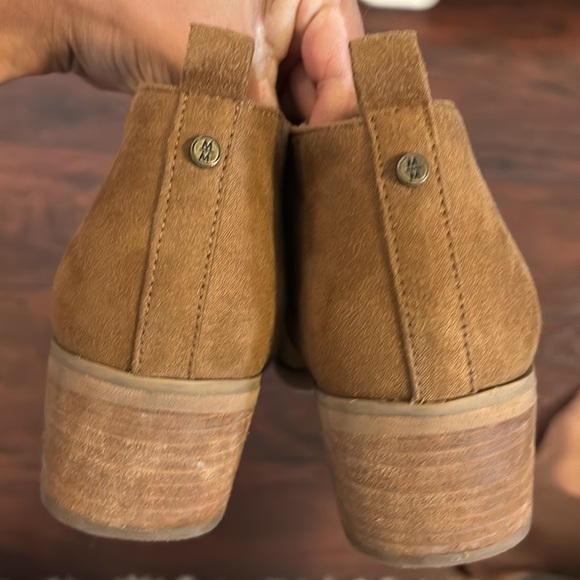 Suede Tan heeled boots - Picture 3 of 4